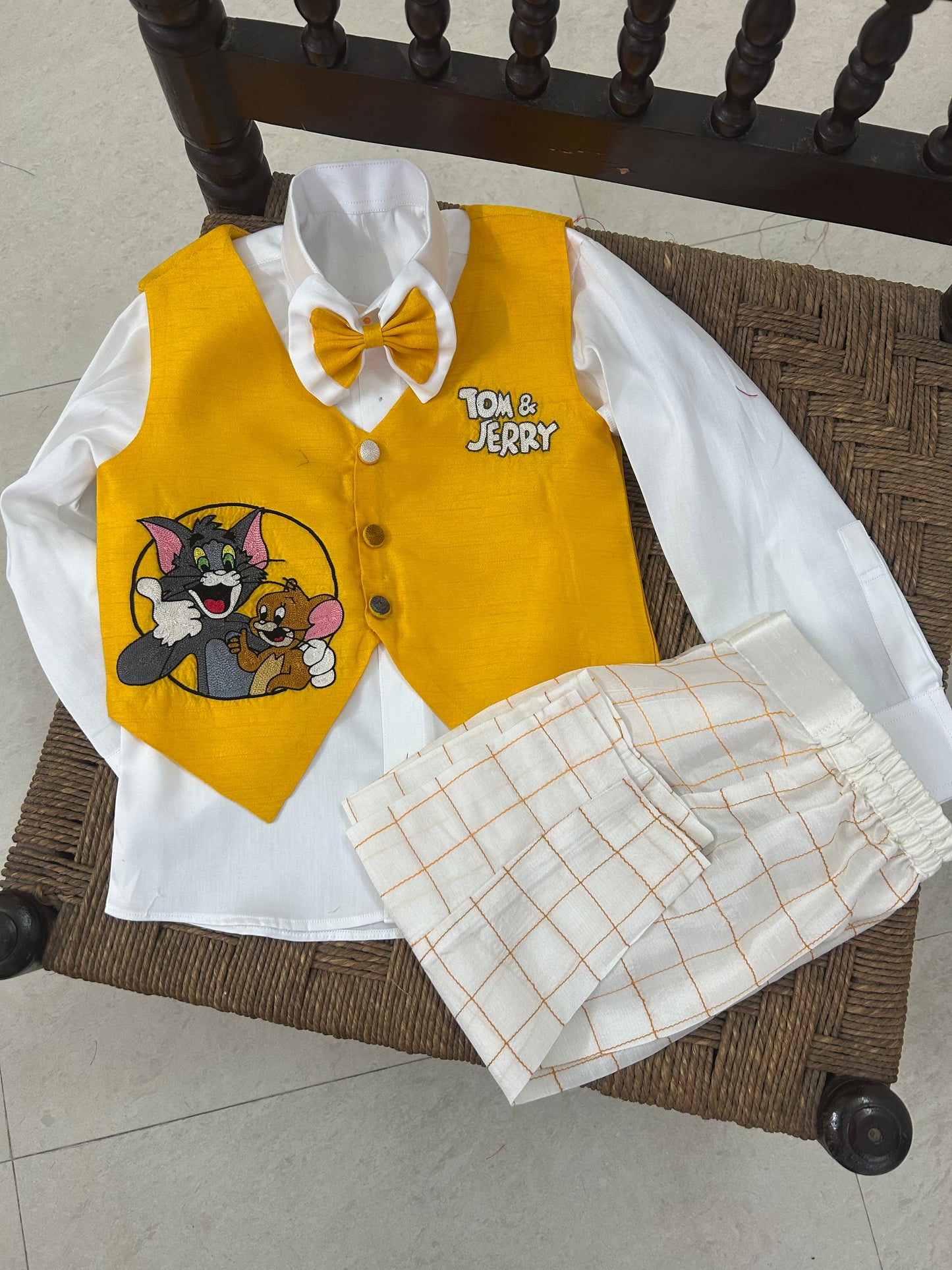 Tom&Jerry waistcoat set.
