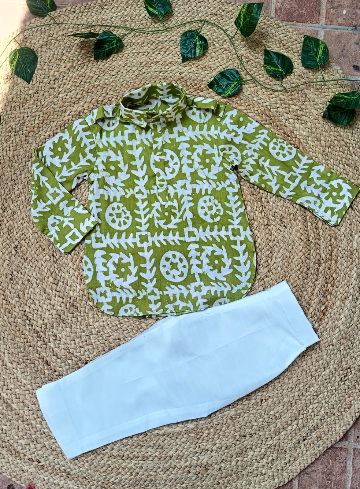 Classic Batik Kurtha Set- pista green