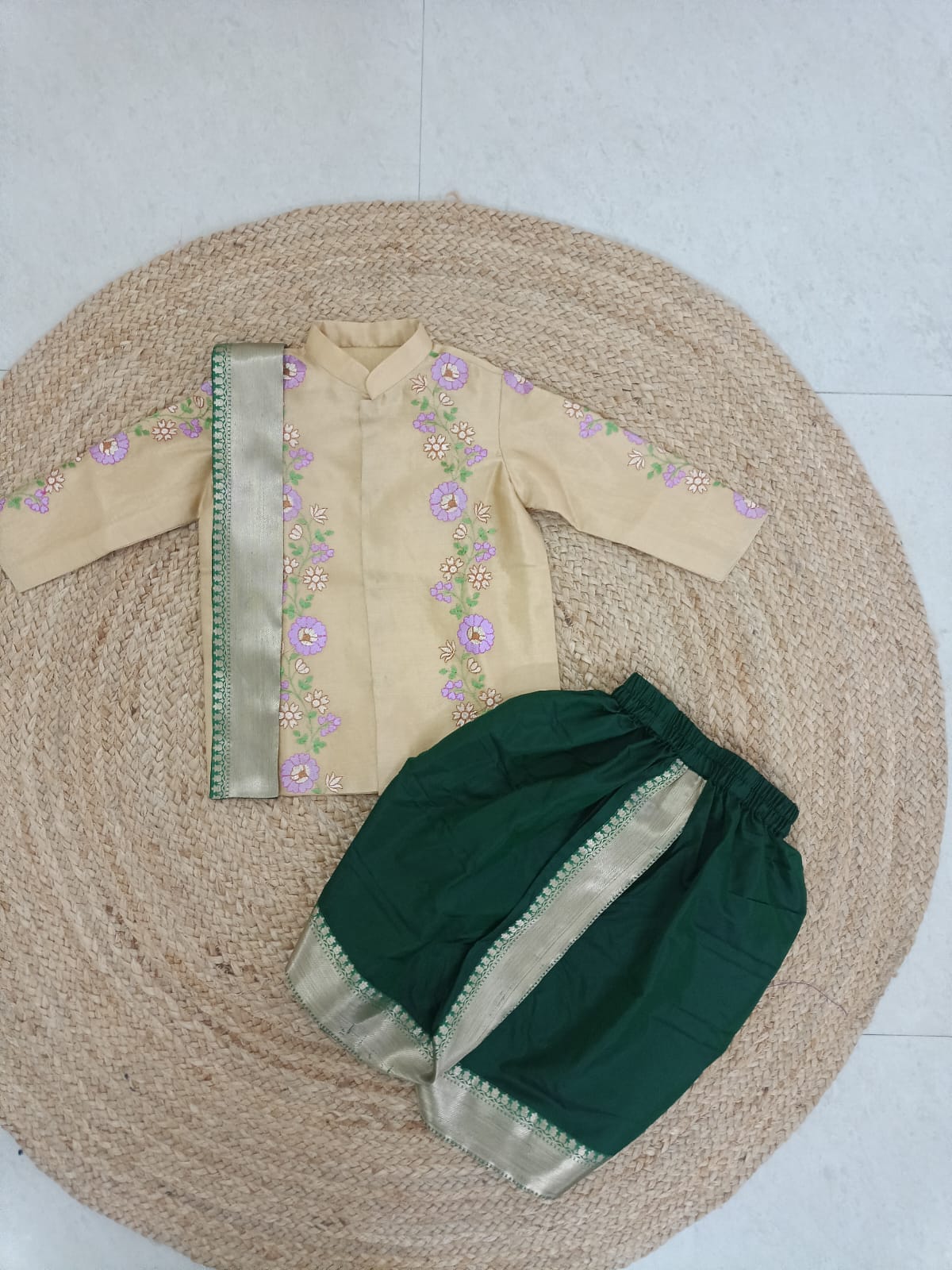 Floral embroidery dhothi set-Green